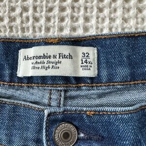 Abercrombie & Fitch Ultra High-Rise Ankle Jeans - Classic Blue